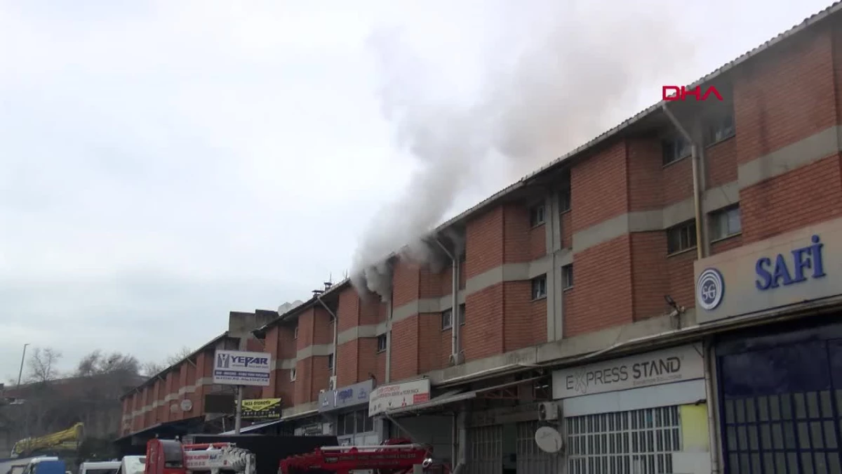 Başakşehir Sanayi Sitesinde Oto Yedek Parça Dükkanında Yangın Çıktı